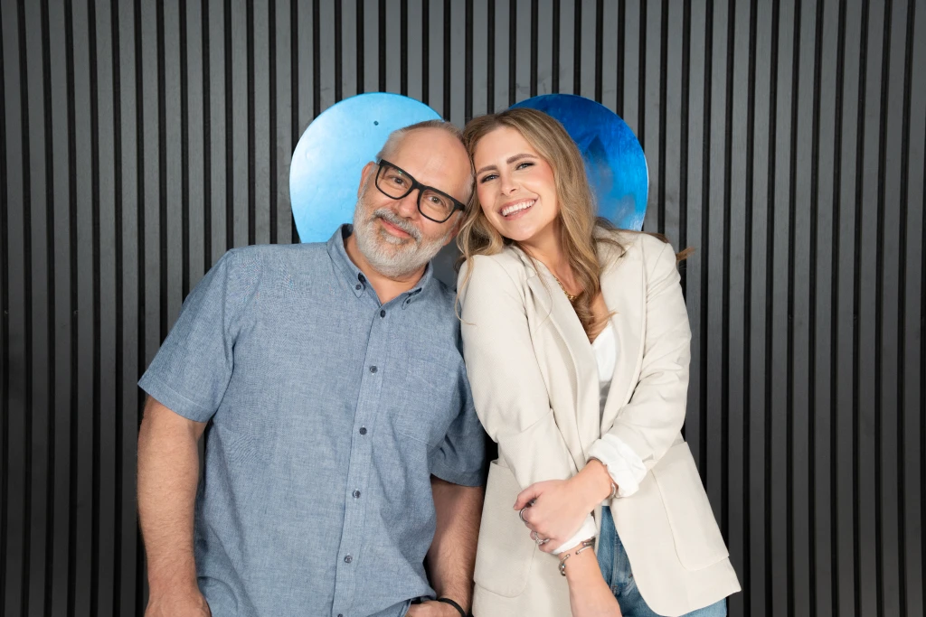 Eric Hubbard and Sara Sampson, hosts of Bite-Sized Dental Marketing